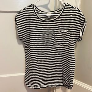 Cute cap sleeve shirt!!